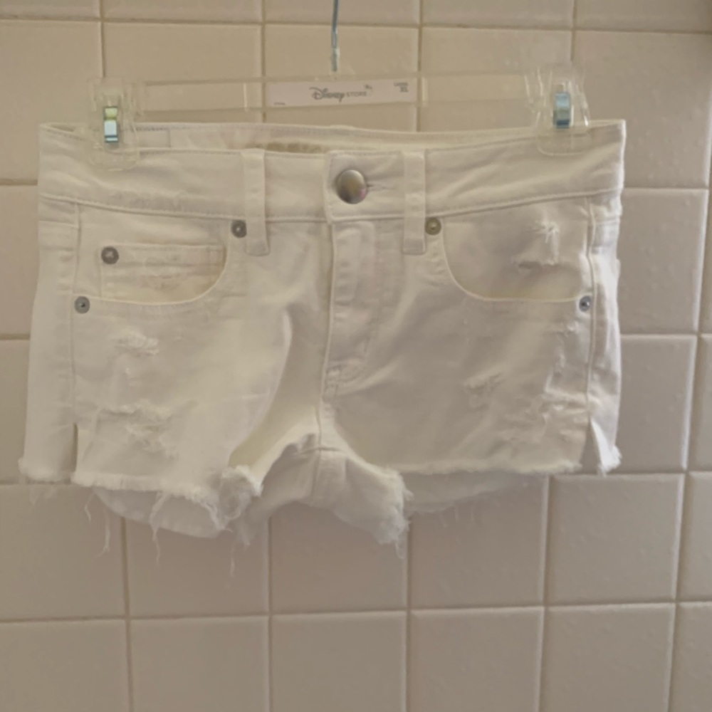 American Eagle White Shorts!